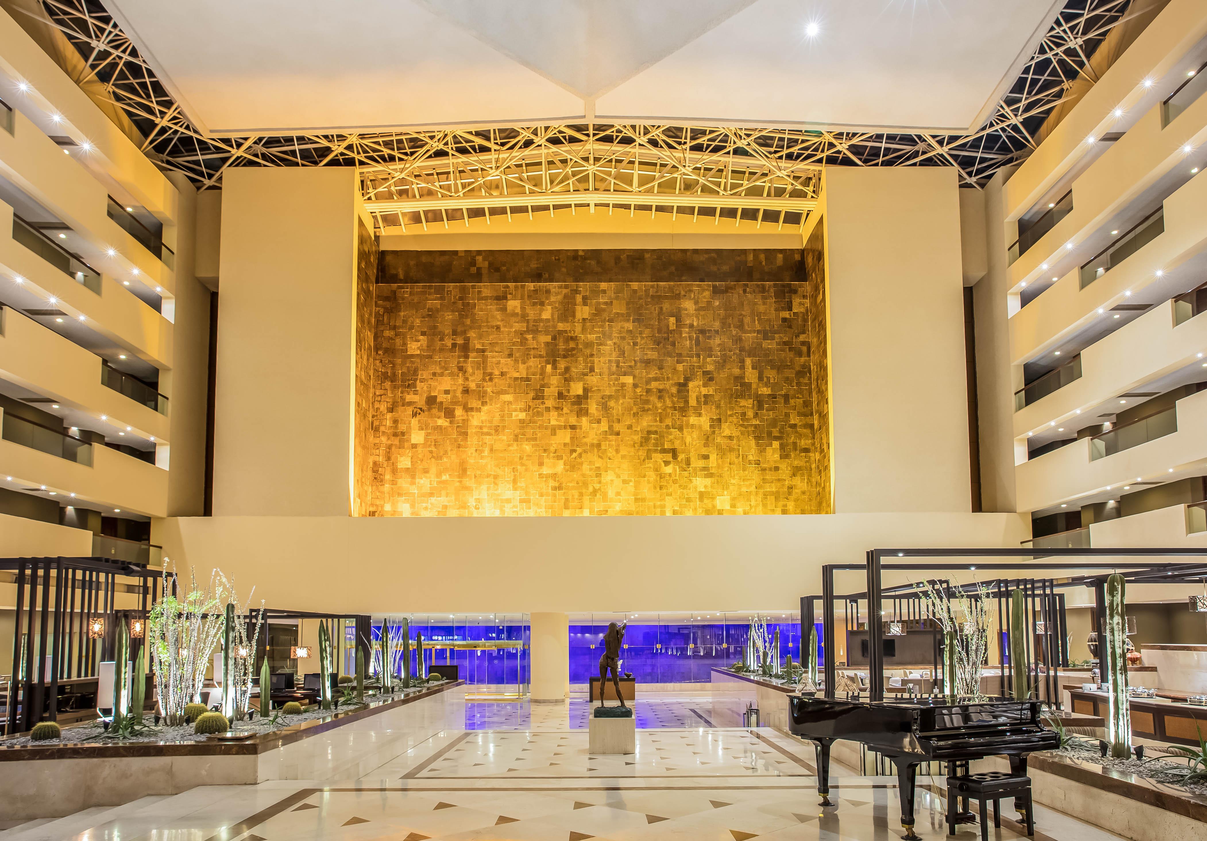 Sheraton Chihuahua Soberano Esterno foto