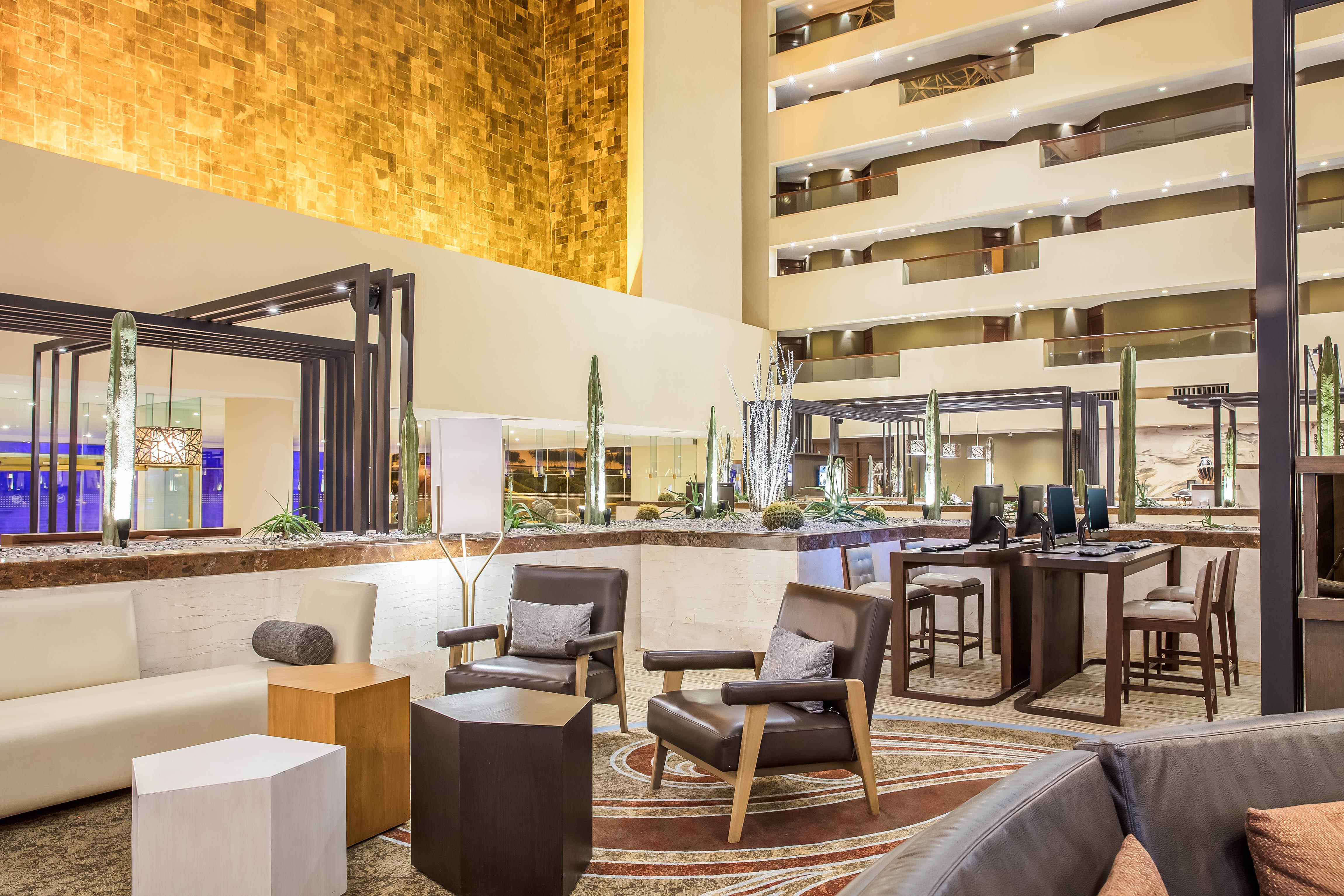Sheraton Chihuahua Soberano Esterno foto