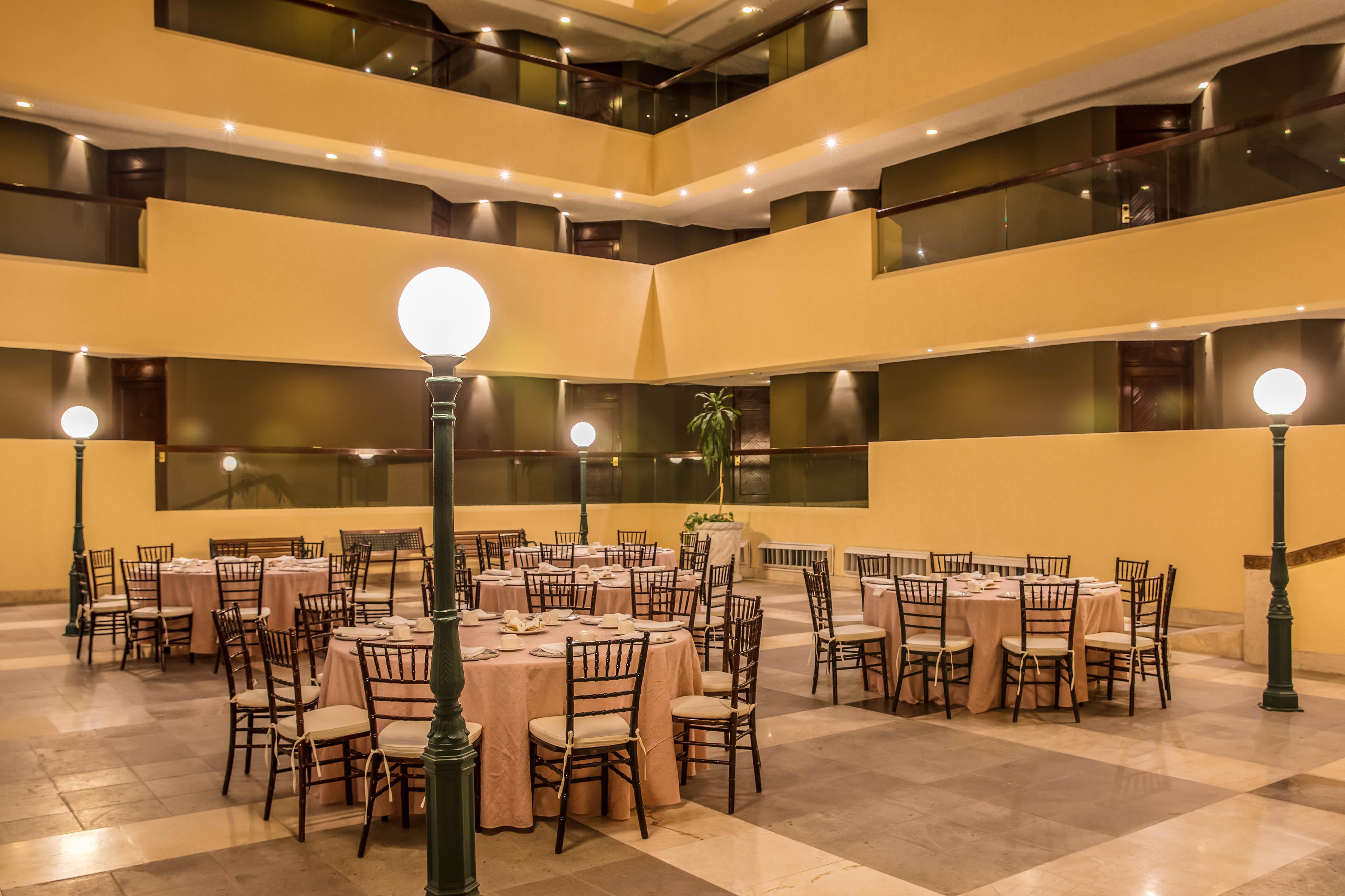 Sheraton Chihuahua Soberano Esterno foto