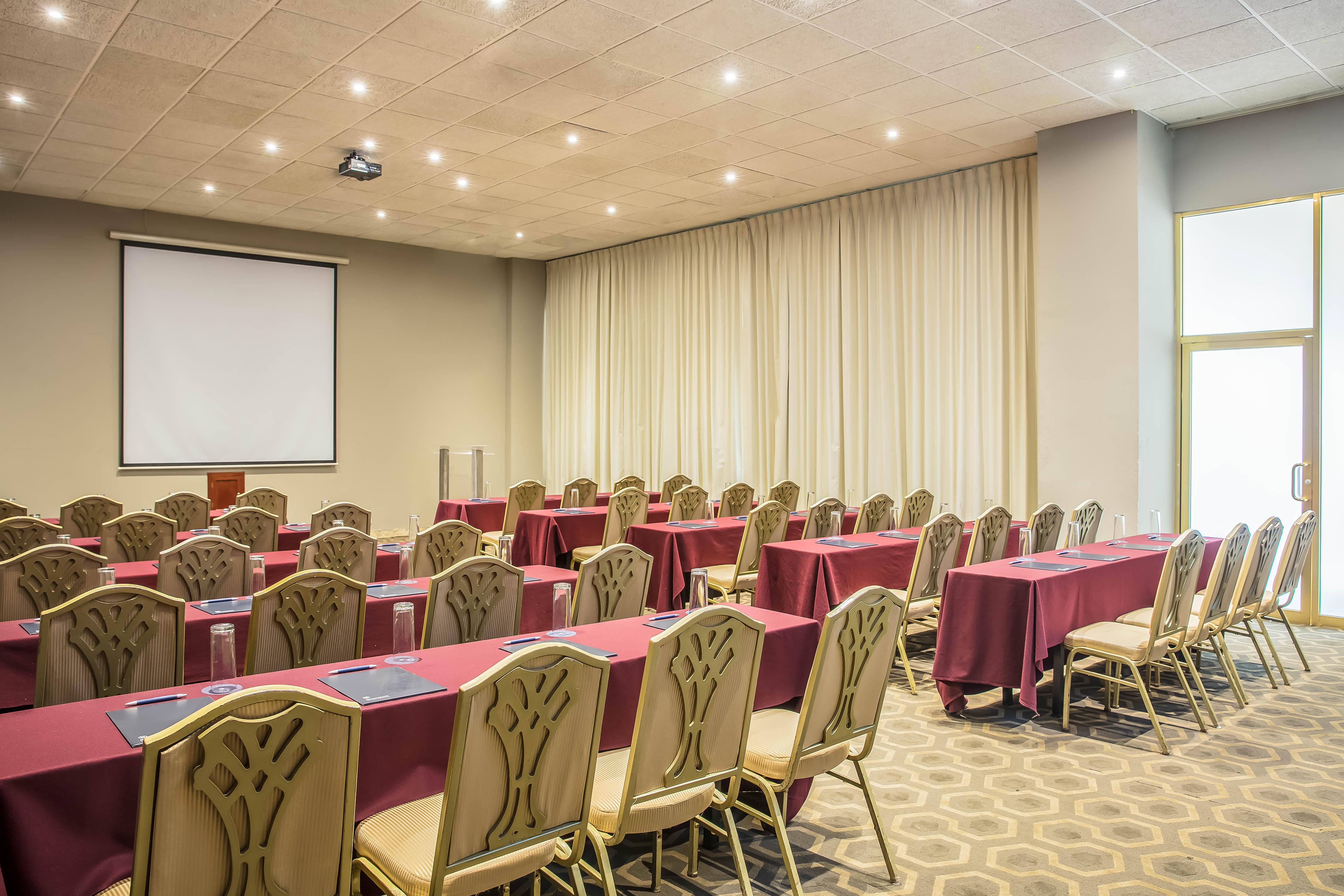 Sheraton Chihuahua Soberano Esterno foto