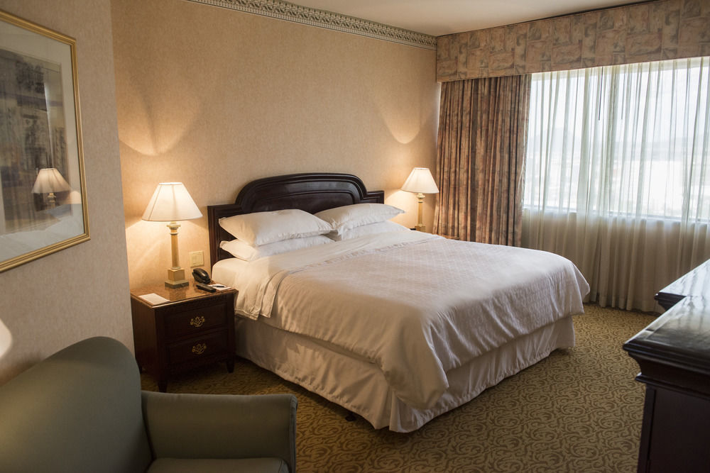 Sheraton Chihuahua Soberano Esterno foto